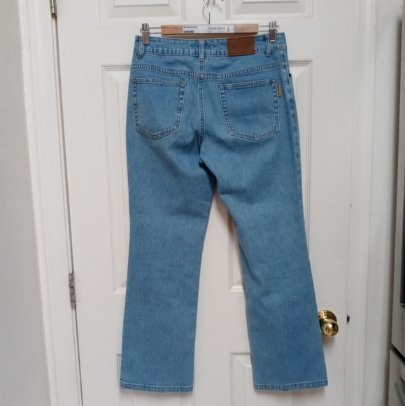 Coldwater Creek Light Wash Blue Jeans - Picture 2 of 6